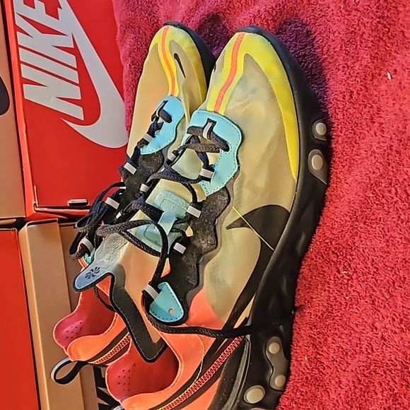 Nike Other - Nike react element 87